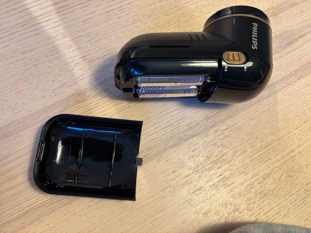 philips fabric shaver review 2.jpg