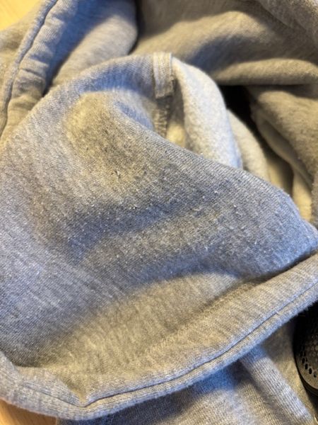 philips lint remover close up before.jpg